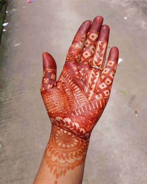 4_Best Mehndi Designs for College girls 17Images  weddingbels