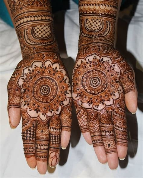 14_Unique Back Hand Mehndi Designs For The Bridesmaids  WedMeGood