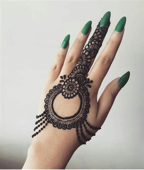 11_Unique Back Hand Mehndi Designs For The Bridesmaids  WedMeGood