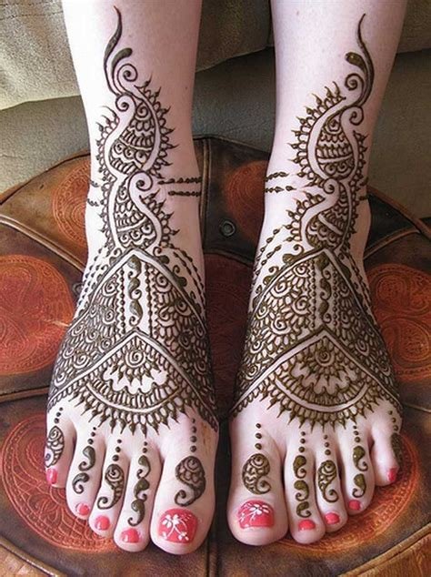 5_Arabic Mehndi Designs For Feet With Stones  Arabic Henna Designs