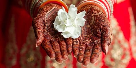 2_Beautiful Gangaur Mehendi Designs We Bet You Will Swoon Over