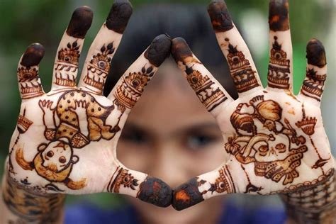 1_Share more than 146 mehndi designs for grandmother super hot