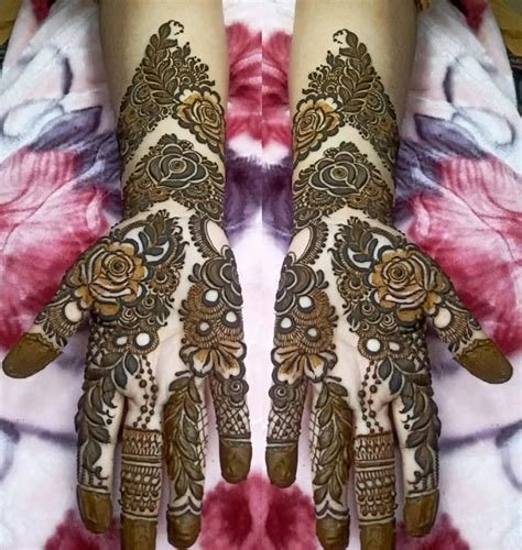 15_Karwa Chauth Mehndi Design PHOTOS