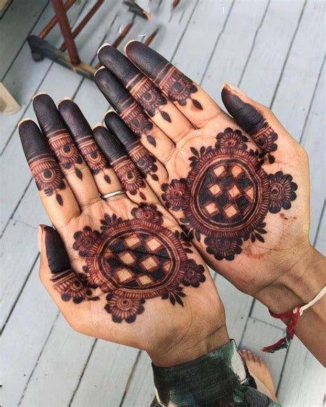 13_Mehndi Designs For Mom