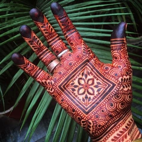 9_Mehndi Designs For Mom