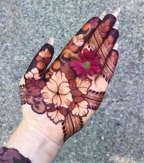 15_Mehndi Designs For Mom