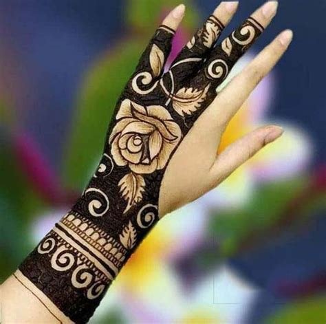 9_Mehndi Designs For Mom