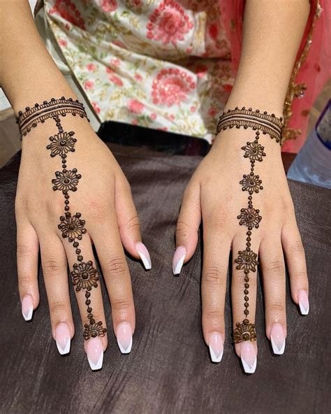 7_31 Easy Mehndi Designs For Beginners  Fabbon