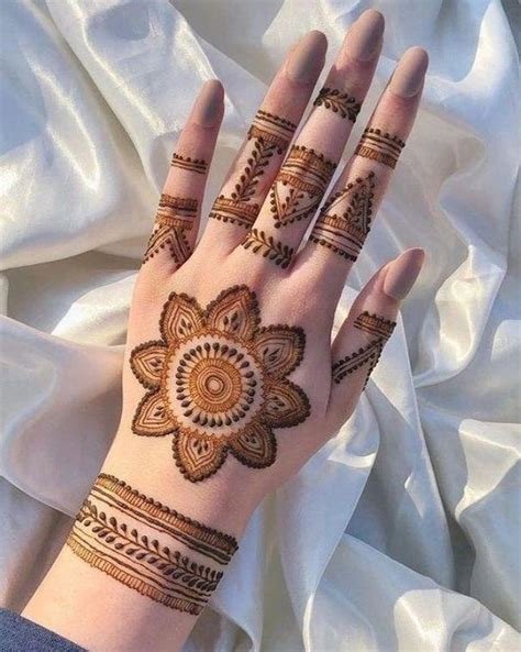 8_51 Easy  Simple Mehndi Designs for Kids