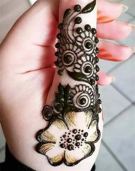 13_New stylish and easy thumb mehndi designs  weddingbels