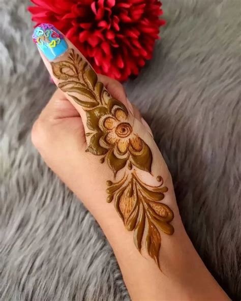 14_25 Simple And Easy Thumb Mehndi Designs  2023  Fabbon