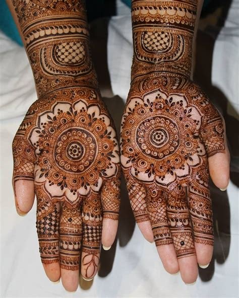 9_Beautiful  Simple Mehndi Designs for Hand  K4 Fashion