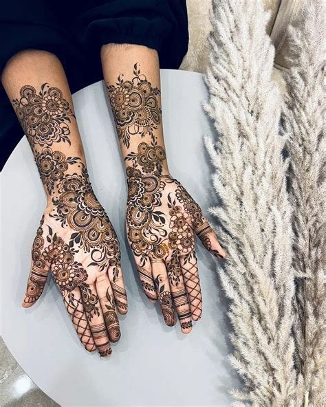 10_Top Bridal Mehndi Designs for Full Hands This Season