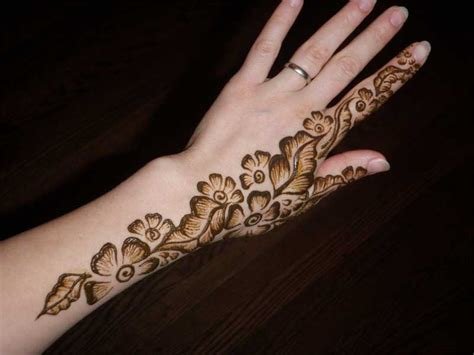 11_22 Beauty of Bel Ki Patiya Mehndi Design A Delicate and Intricate Art