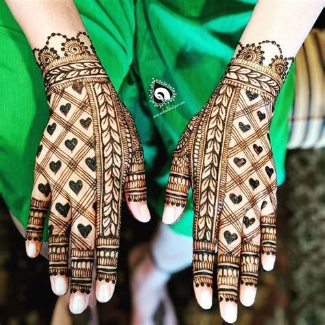 12_Palm Henna 15 Simple and Easy Indian Full Palm Mehndi Designs 2021