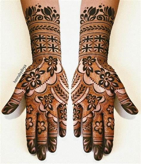 14_Easy Mehndi Designs For Beginners Palm