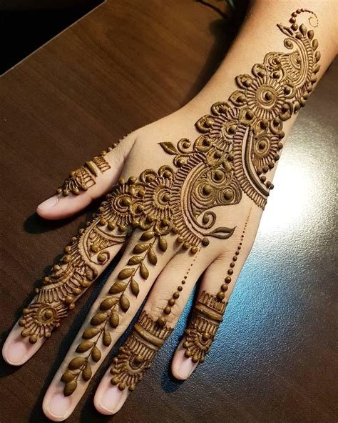 12_30 Simple Mehndi Designs For Hands That Work Wonders For The Bride And