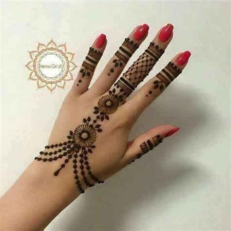 7_20 Latest and stylish one line Mehndi Designs for Hands