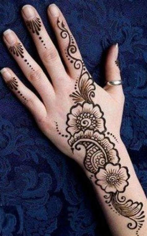 9_24 Stylish and Trending One Line Mehndi Designs For Any Occasion