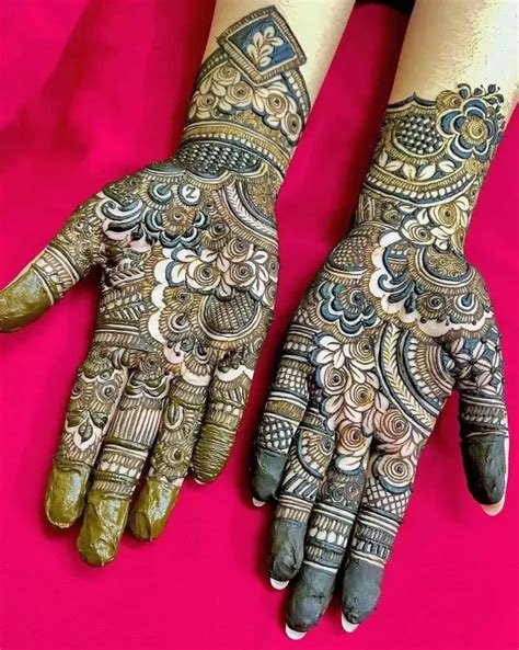 10_20 Beautiful Bold and Thick Mehndi Design for Special Events