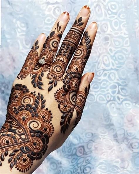 11_20 Beautiful Bold and Thick Mehndi Design for Special Events