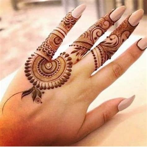 9_6 Latest Simple Mehndi Designs For The Minimalist Brides This Summer