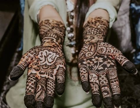 15_Henna Or Mehndi Most Beautiful Designs For Brides With Husband Name