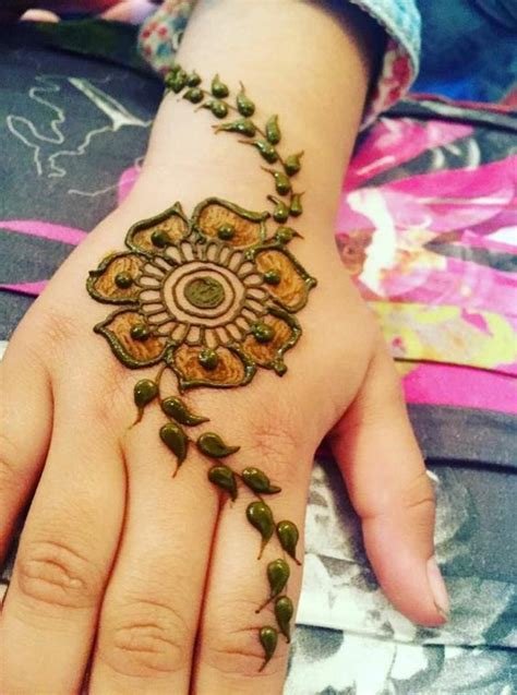 14_51 Easy  Simple Mehndi Designs for Kids