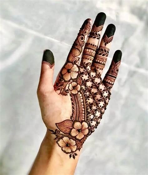 2_New Hatheli Mehndi Design for All Festive Celebrations