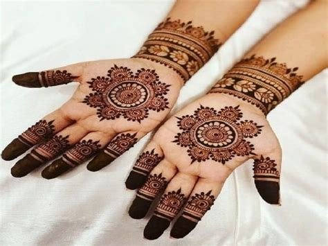7_New Hatheli Mehndi Design for All Festive Celebrations