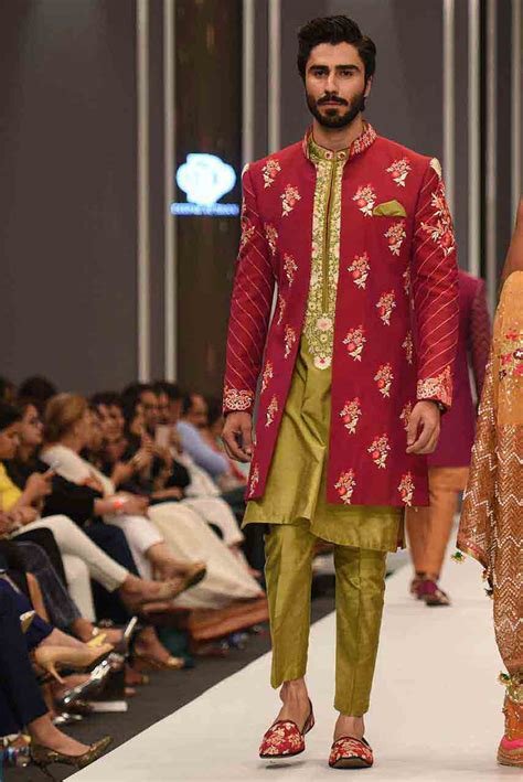 3_Latest Mehndi Kurta Designs For Grooms In 20212022  FashionEven