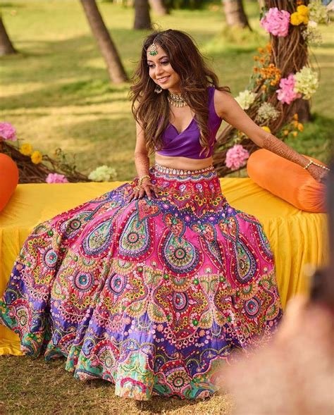 4_25 Best Mehndi Dresses For Pakistani Brides 20172018  Folder