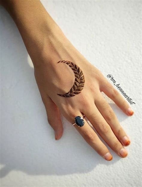 13_22 Henna Designs Inspired by the Night Sky  Sparkly Stars Suns