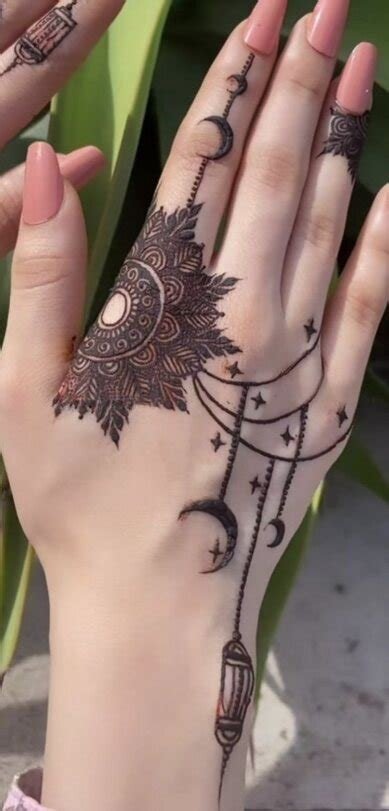 2_Stunning Moon Mehndi Designs Celestial Elegance  mehkancom