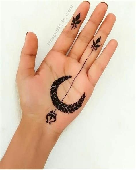 7_Stunning Moon Mehndi Designs Celestial Elegance  mehkancom