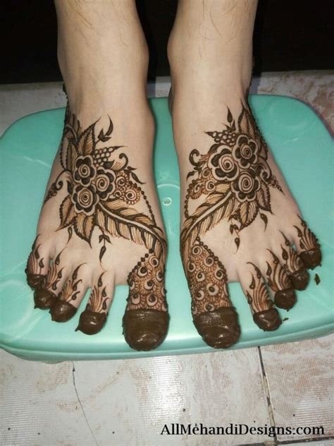 6_Stunning Collection of 999 Simple Leg Mehndi Design Images in Full 4K
