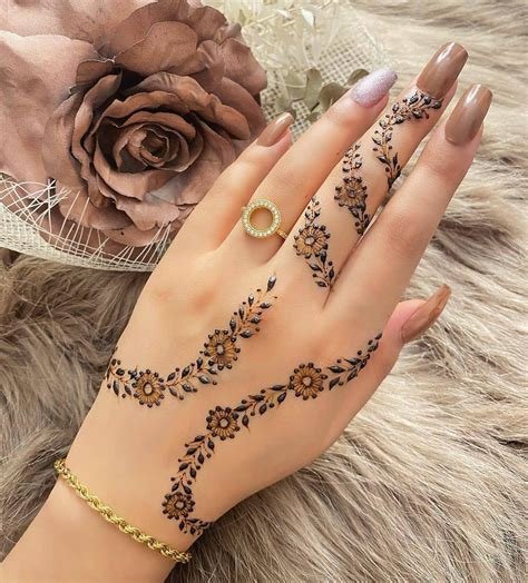 12_80 Beautiful Simple Mehndi Designs for festive look  CGfrog