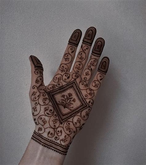 13_70 Most Beautiful Minimal Henna Designs for Every Occasion  Pyaari