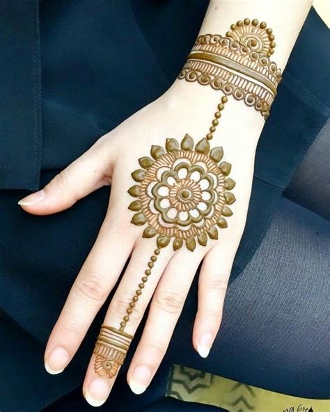 11_Gol Tikki Mandala Mehndi Design with Bangle  K4 Fashion