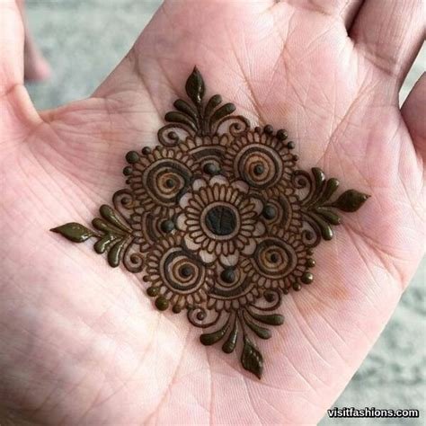 15_Simple Mehndi Design Front 10 EyeCatching Ideas to Make Heads Turn