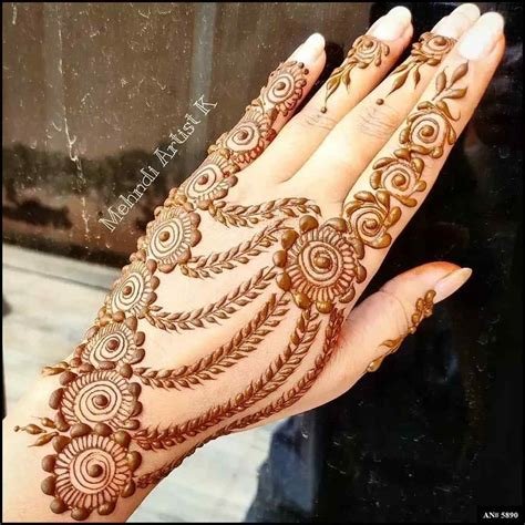 11_New Collection of Modern Mehndi Designs For Hands and Feet  Glossnglitters