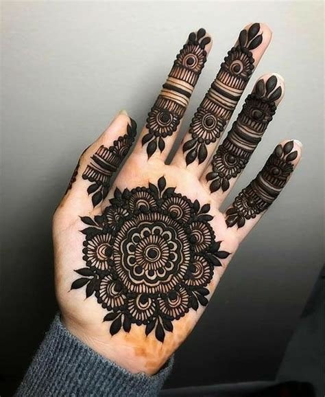 15_Simple Mehndi Design Front 10 EyeCatching Ideas to Make Heads Turn