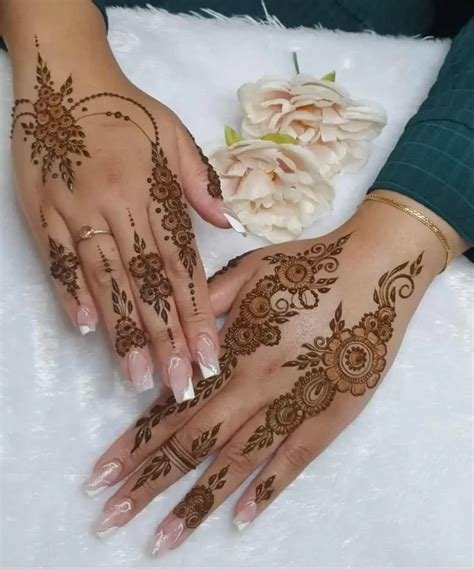 8_25 Beautiful Ring Mehndi Designs For Your Hands