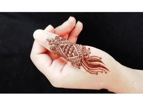 13_Back Thumb Mehndi Design to Express Your Style