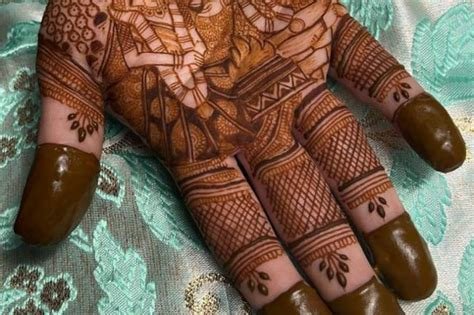 13_10 Mumbais Best Mehndi Artists You Should Hire For Your Big Day