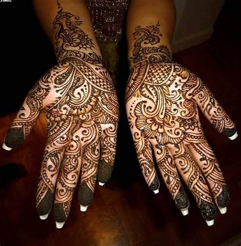 1_Rushda Mehndi Designer Bridal Mehndi Artist in Grant Road Mumbai