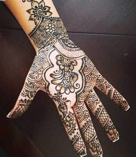 3_Rushda Mehndi Designer Bridal Mehndi Artist in Grant Road Mumbai