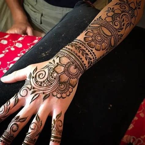 5_30 Beautiful Bombay Style Mehndi Designs for Ladies  SheIdeas