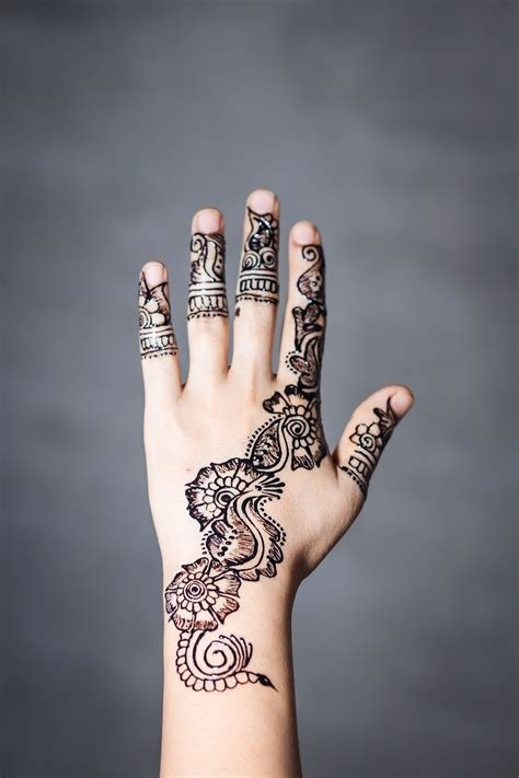 10_70 Gorgeous Back Hand Mehndi Designs That Stole Our Hearts  Pyaari