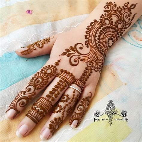 8_70 Gorgeous Back Hand Mehndi Designs That Stole Our Hearts  Pyaari